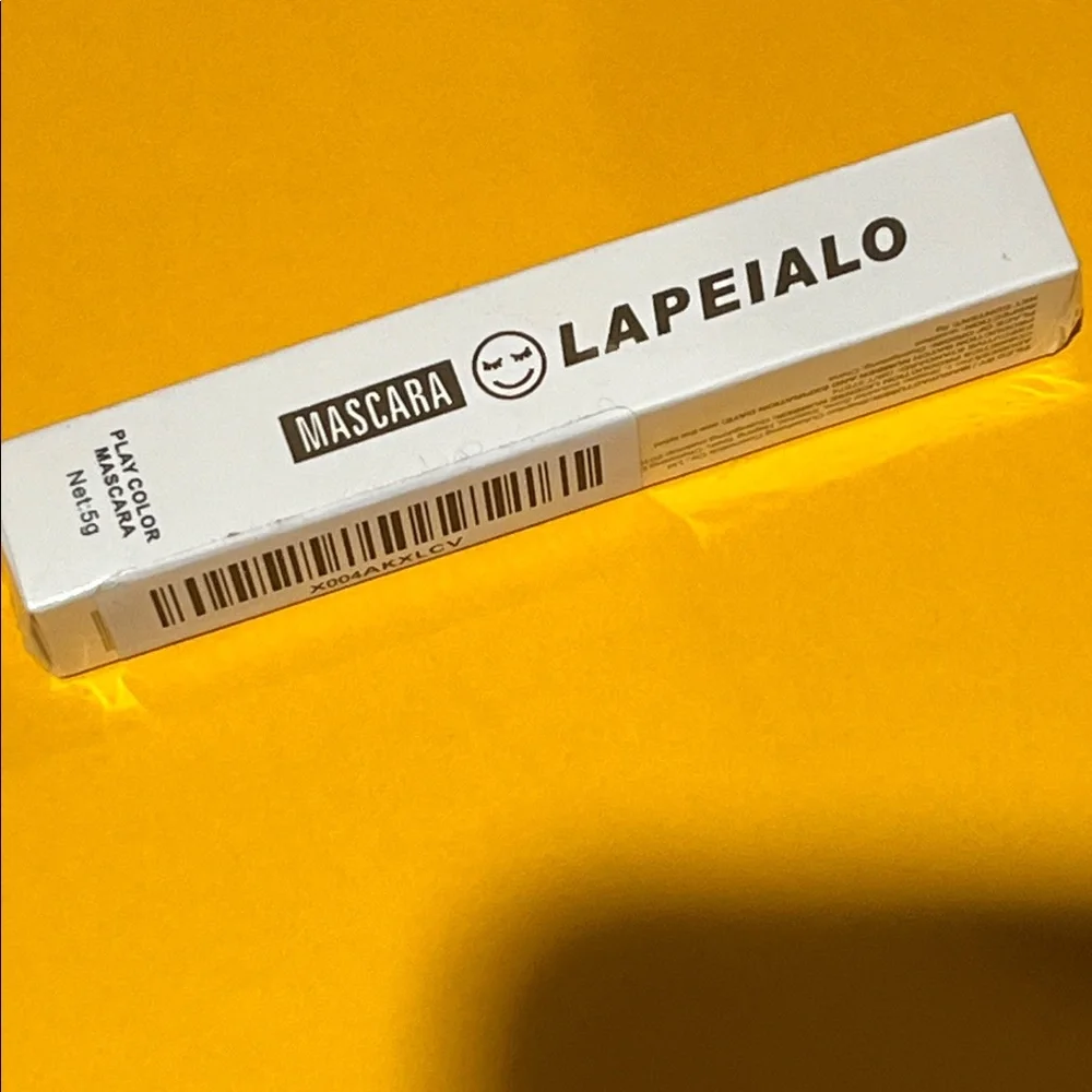 Lapeialo Mascara in White Box color purple